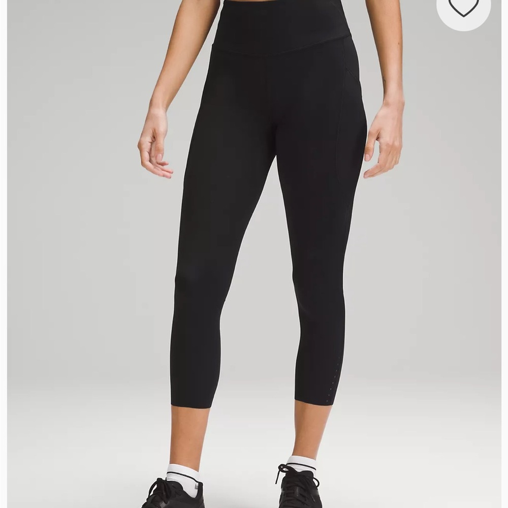Lululemon Fast and Free High Rise Crop 23” —size 8, black
